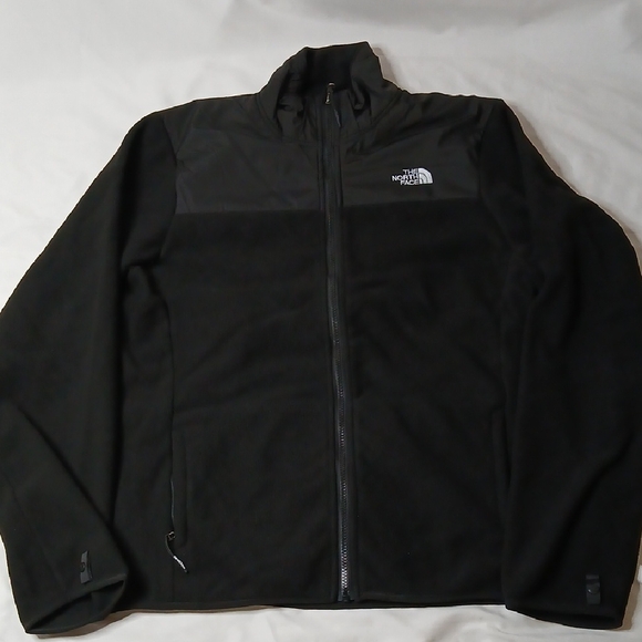 The North Face Other - The North Face Men’s Black Lightweight Fleece Jacket